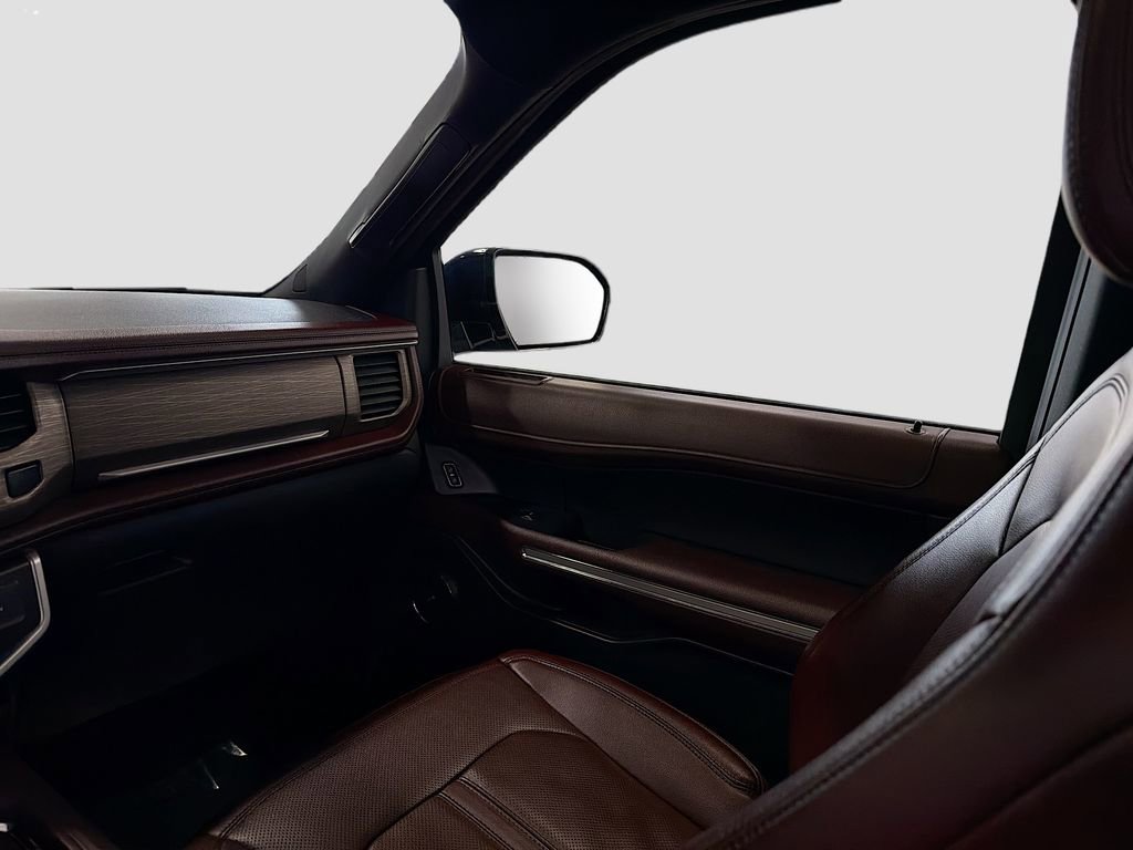 Used 2024 Ford Expedition Limited image 24