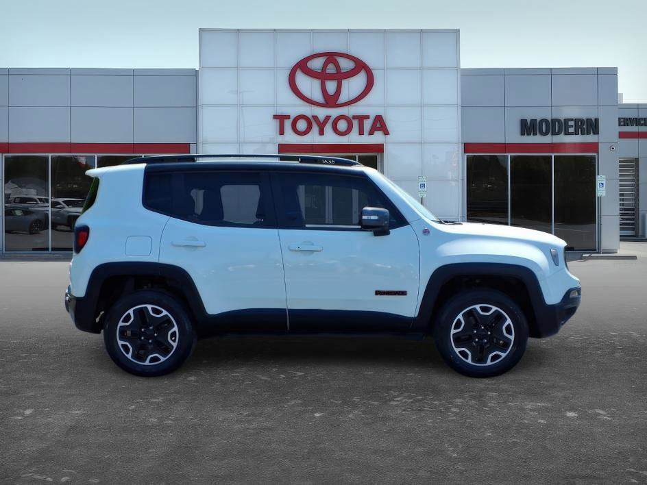 Used 2017 Jeep Renegade Trailhawk image 7