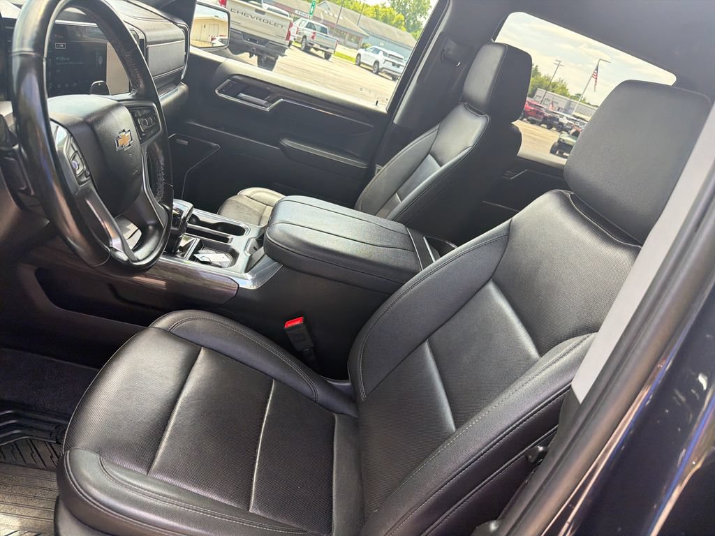 Used 2024 Chevrolet Silverado 1500 LTZ AWD/4WD image 16
