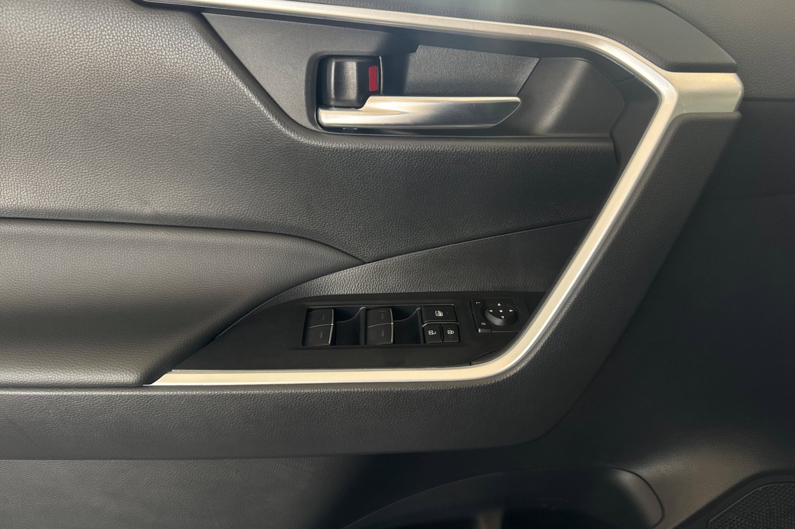 Certified 2025 Toyota RAV4 XLE image 14