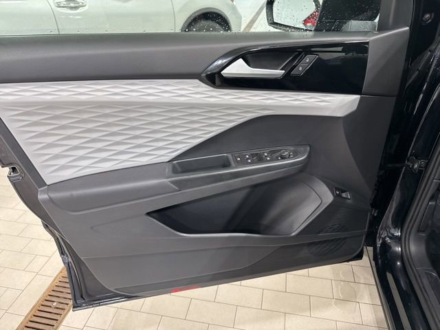 Certified 2022 Volkswagen Taos S image 10