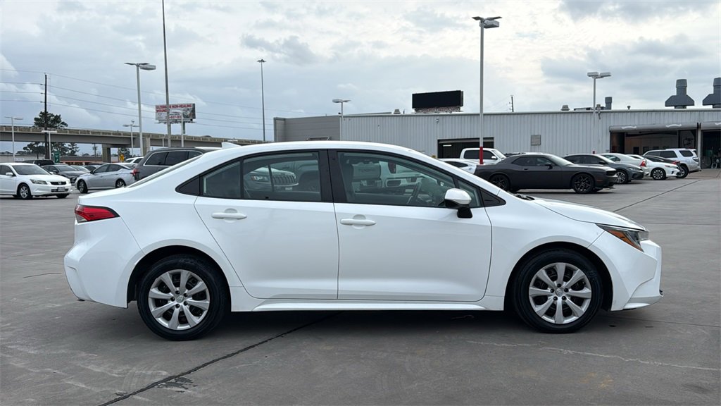 Used 2023 Toyota Corolla LE image 4