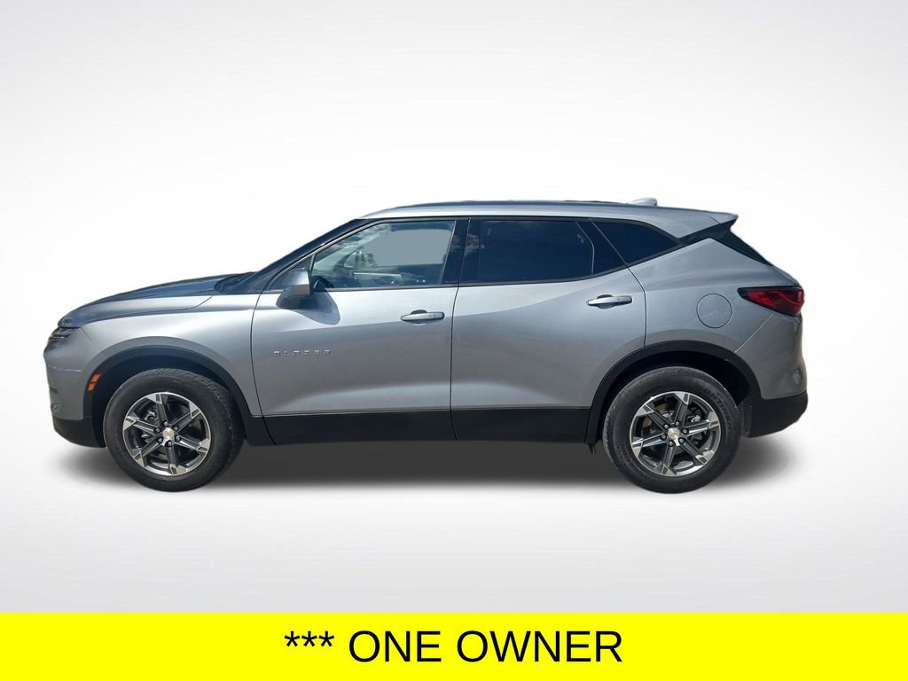 Used 2025 Chevrolet Blazer LT AWD/4WD image 2