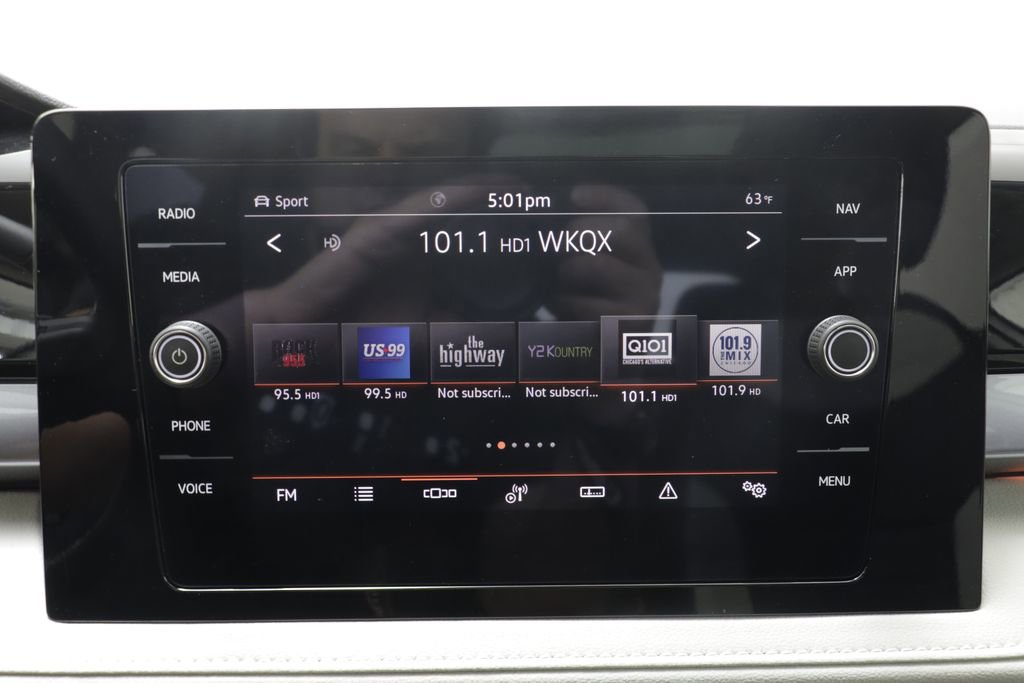 Used 2025 Volkswagen Taos SEL w/ Black Wheel Plus Package AWD/4WD image 8