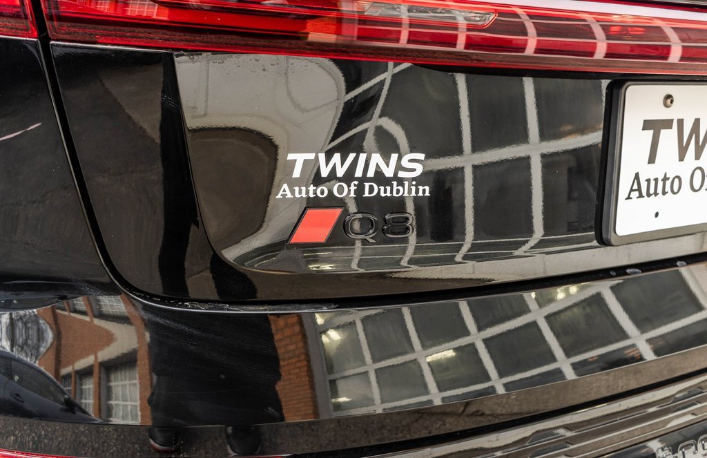 Used 2024 Audi Q8 e-tron Prestige image 46