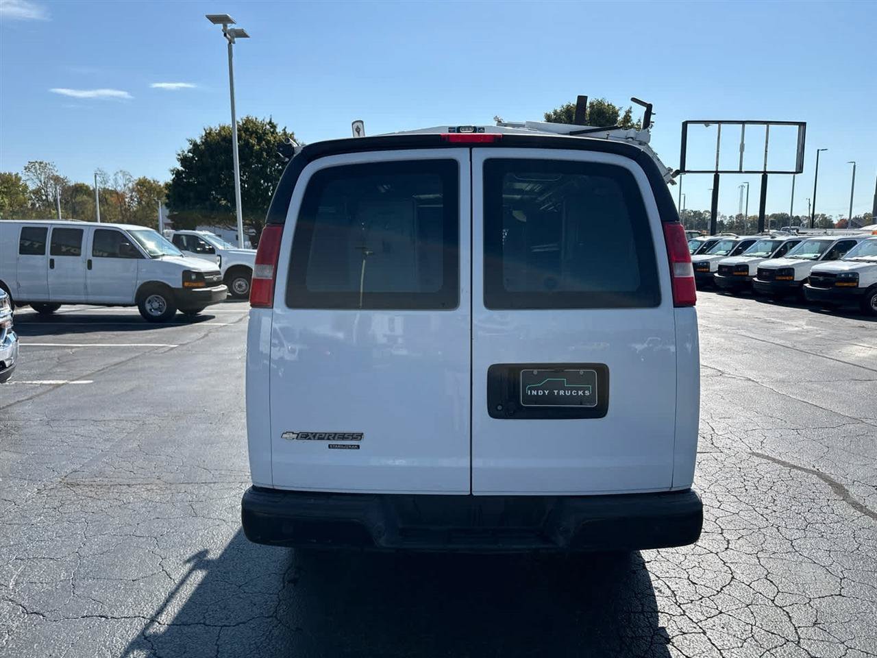 Used 2016 Chevrolet Express 2500 RWD image 7