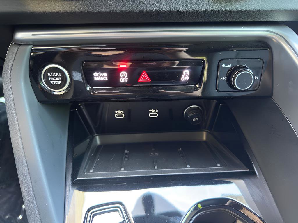 Used 2025 Audi Q5 Premium w/ Convenience Package image 49