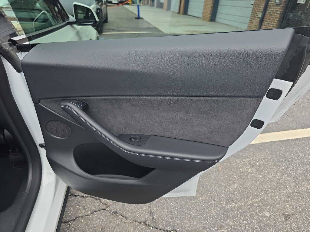 Used 2022 Tesla Model Y Performance image 17