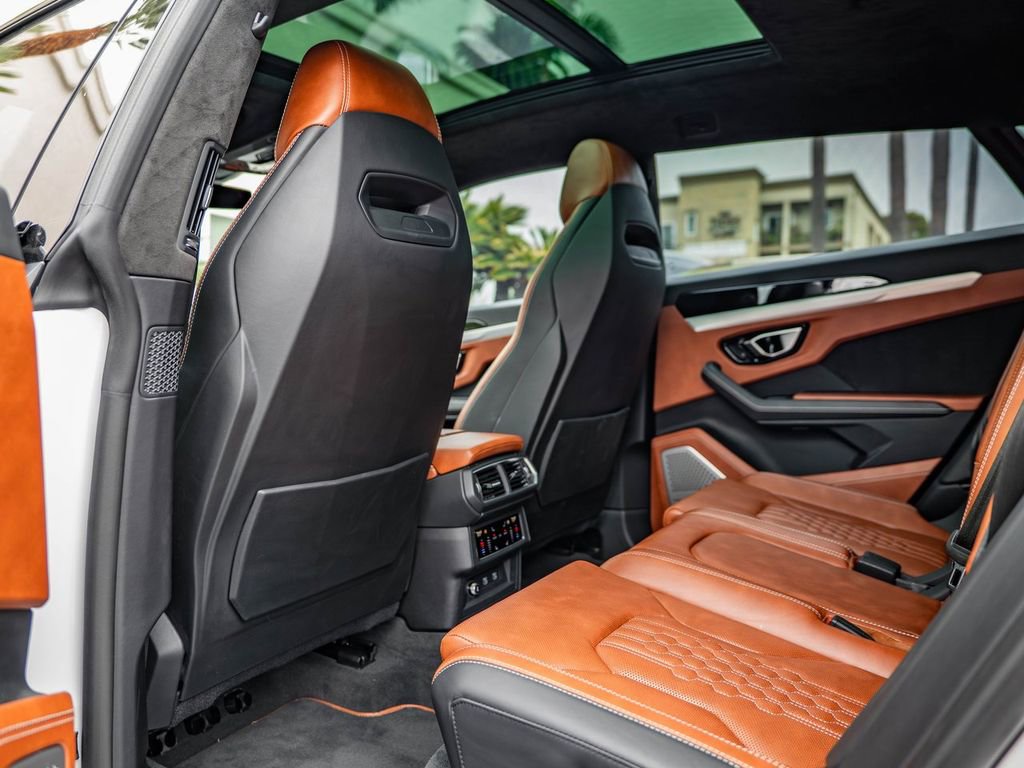 Used 2024 Lamborghini Urus S AWD/4WD image 30