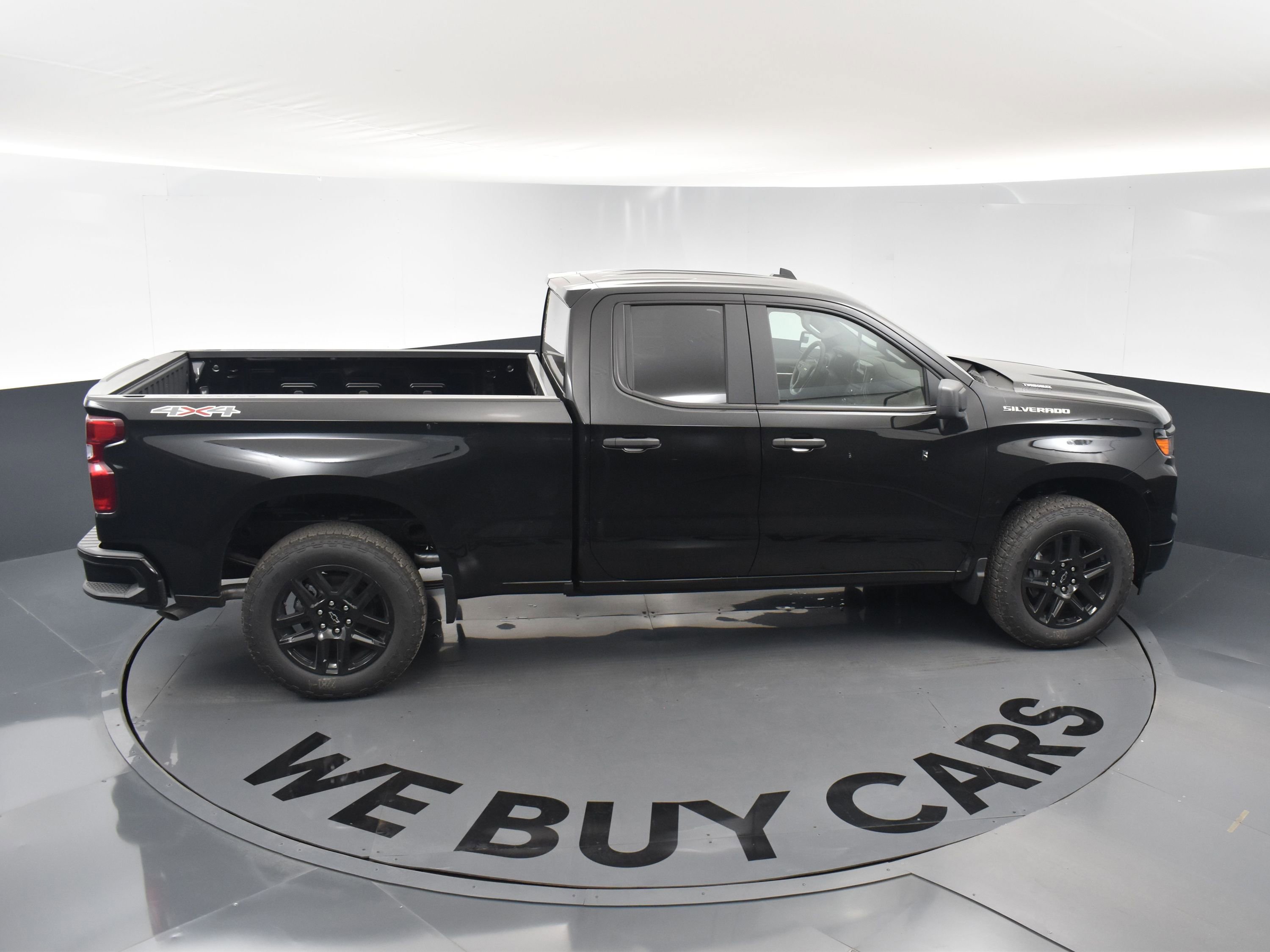 Used 2025 Chevrolet Silverado 1500 Custom w/ Turbomax Blackout Package image 34