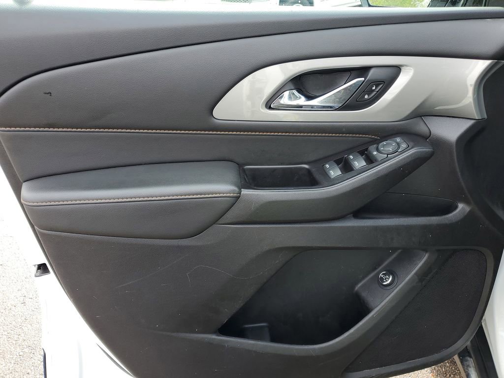 Used 2020 Chevrolet Traverse LT w/ LPO, Floor Liner Package AWD/4WD image 21