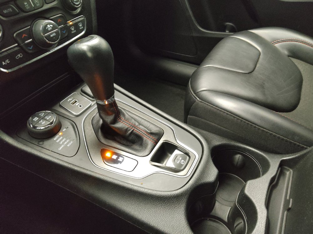 Used 2022 Jeep Cherokee Trailhawk w/ Sun, Sound & Nav Group image 26