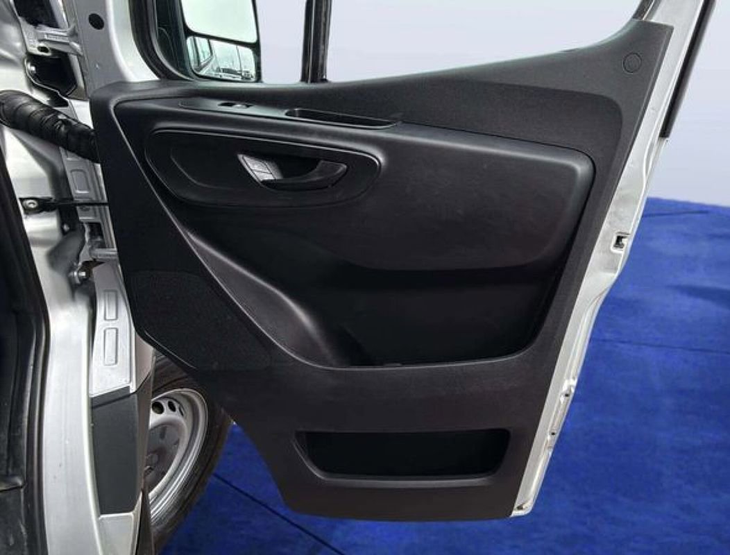 Used 2019 Mercedes-Benz Sprinter 144 Cargo image 15