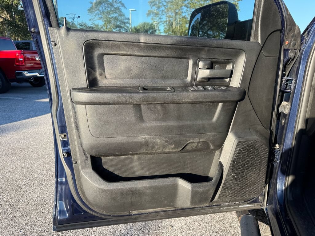 Used 2018 RAM 2500 Tradesman w/ Chrome Appearance Group AWD/4WD image 17