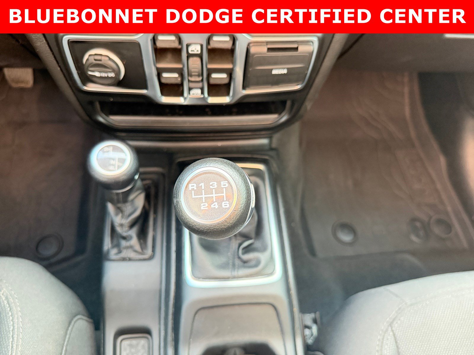 Used 2022 Jeep Gladiator Sport AWD/4WD image 19