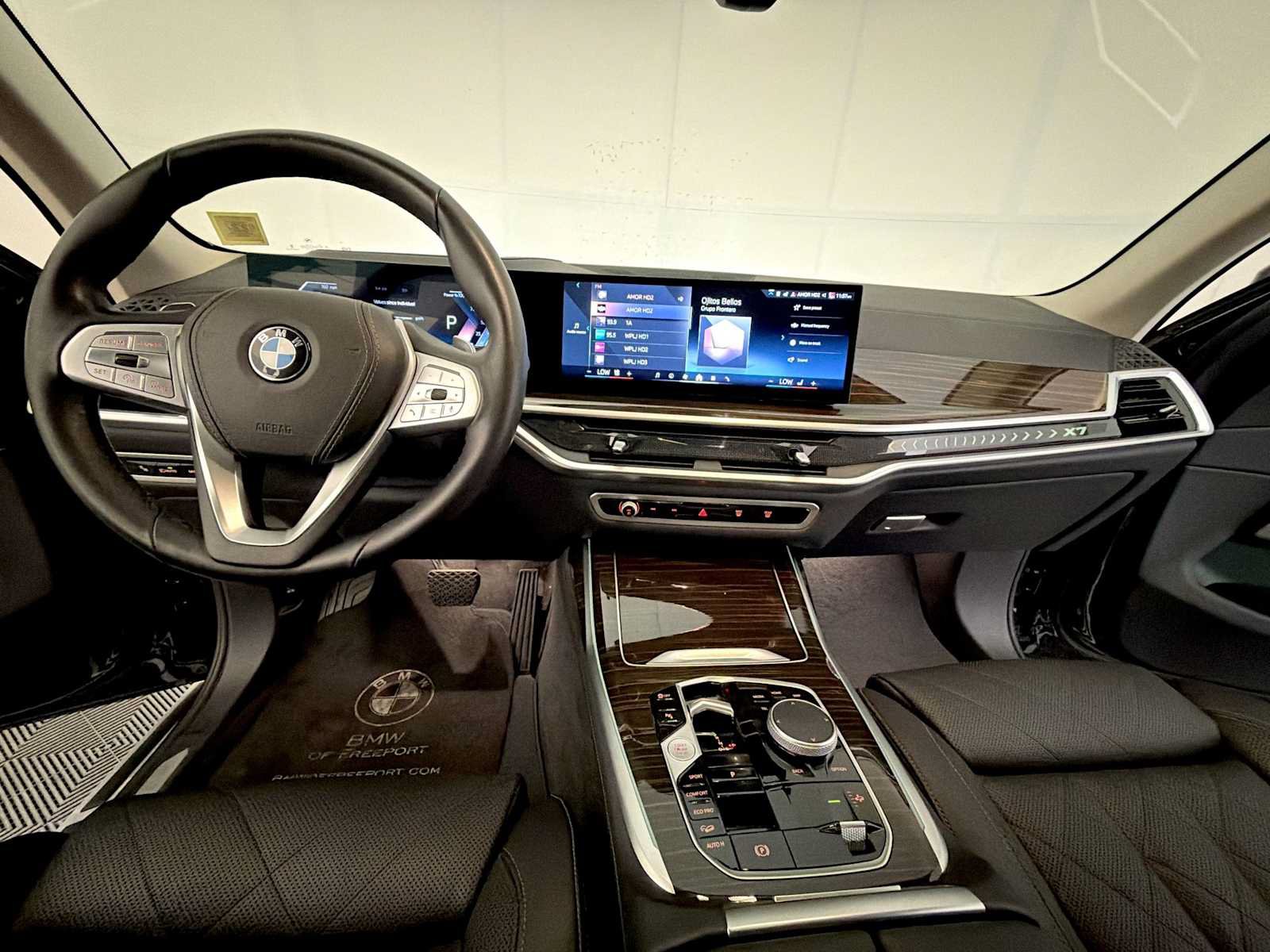 Used 2024 BMW X7 xDrive40i AWD/4WD image 14