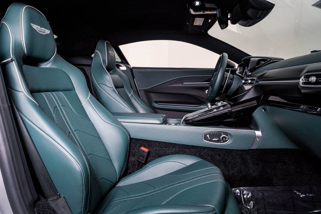 Used 2025 Aston Martin V8 Vantage Coupe RWD image 18
