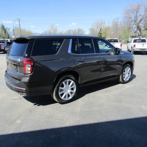 Used 2021 Chevrolet Tahoe High Country w/ Premium Package AWD/4WD image 4