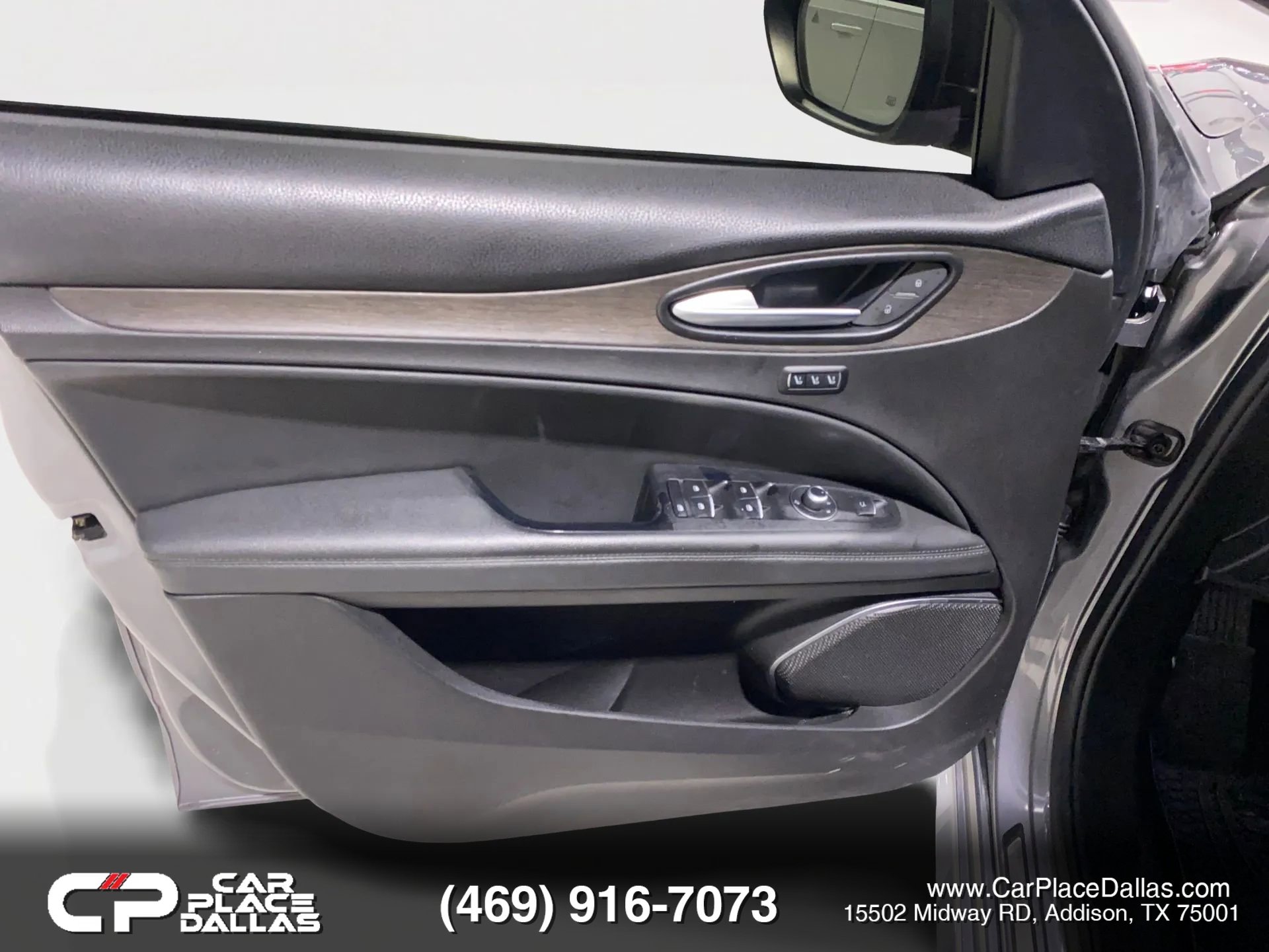 Used 2021 Alfa Romeo Stelvio Ti w/ Nero Edizione image 12