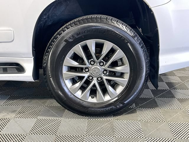 Used 2016 Lexus GX 460 Luxury w/ Preferred Accessory Package AWD/4WD image 31