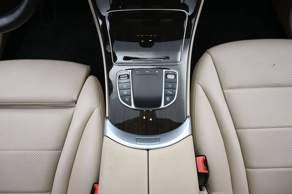 Used 2021 Mercedes-Benz GLC 300 4MATIC image 14
