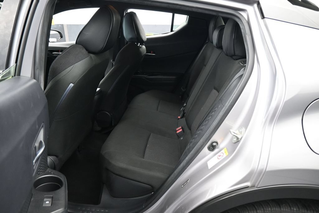 Used 2019 Toyota C-HR LE FWD image 27