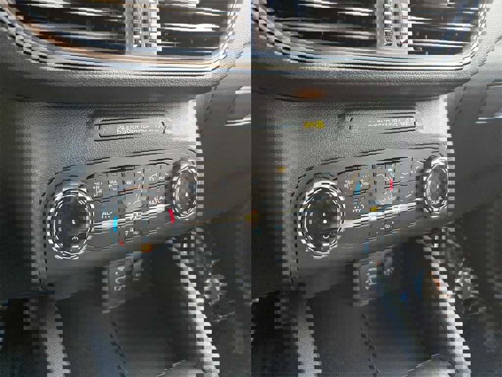 Used 2025 Ford Escape Active image 15