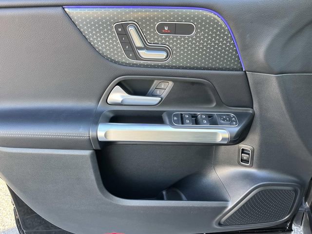 Used 2024 Mercedes-Benz GLB 250 image 29