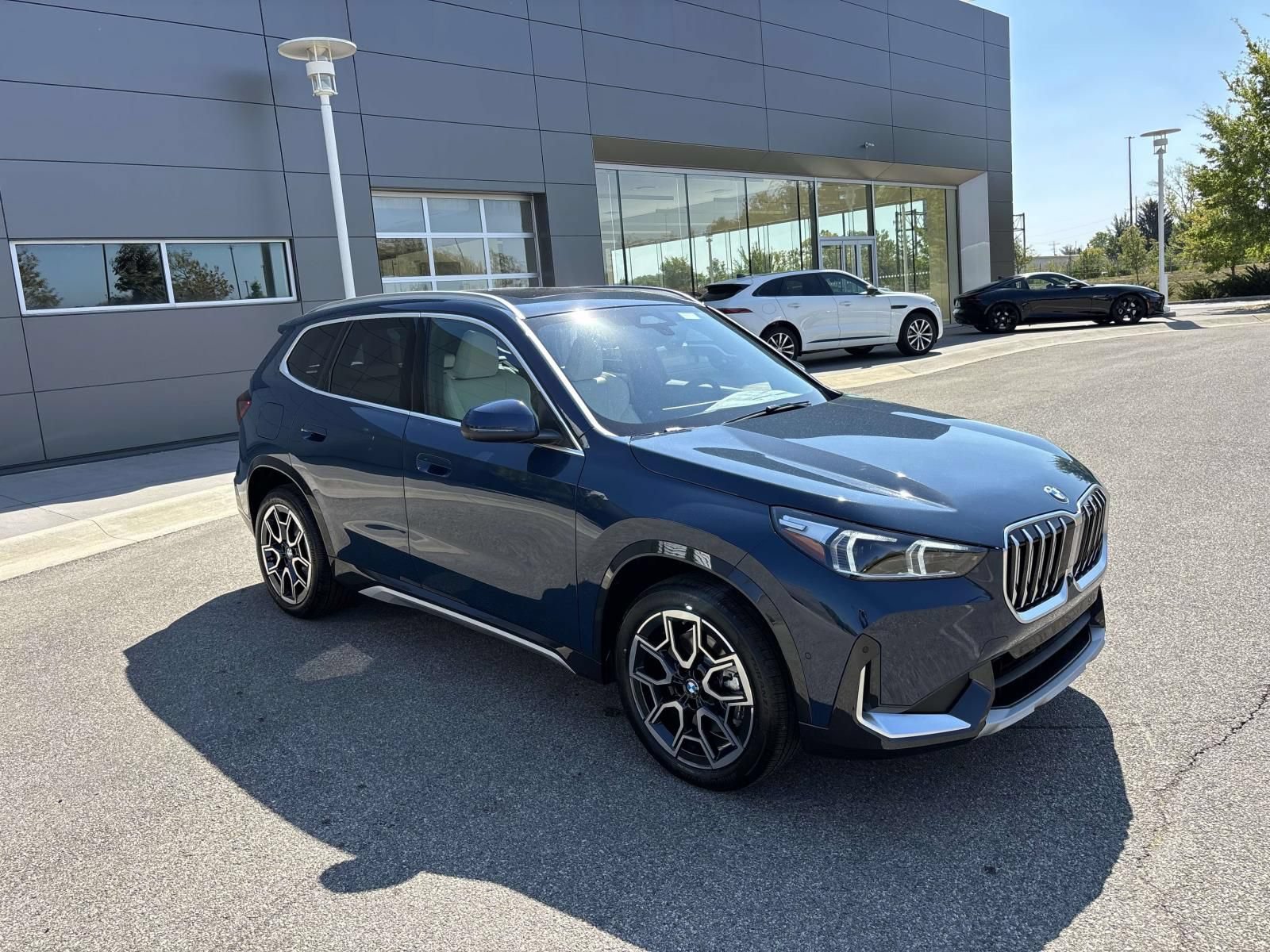 Used 2026 BMW X1 xDrive28i w/ Technology Package AWD/4WD image 1