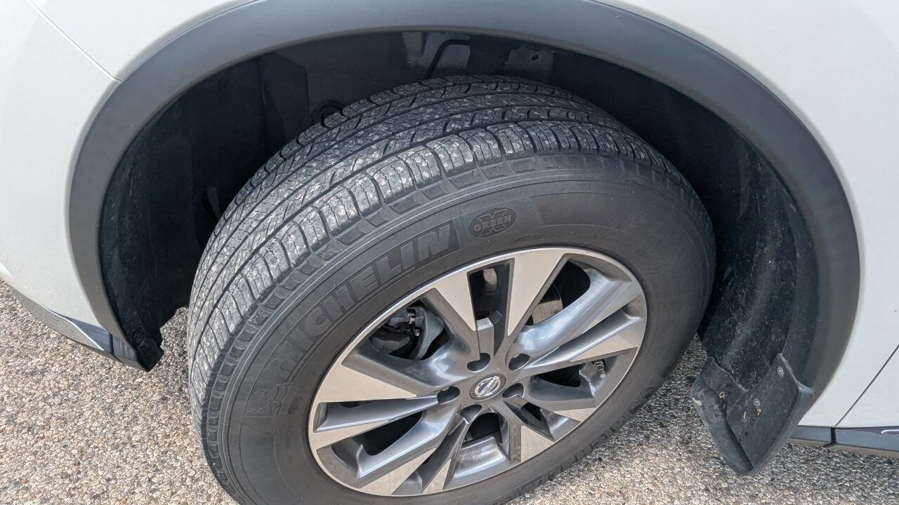 Used 2016 Nissan Murano SV w/ Cargo Package FWD image 21