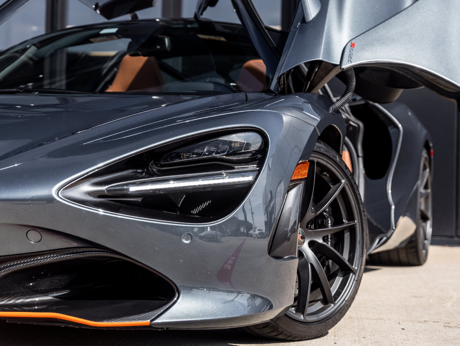 Used 2018 McLaren 720S RWD image 19
