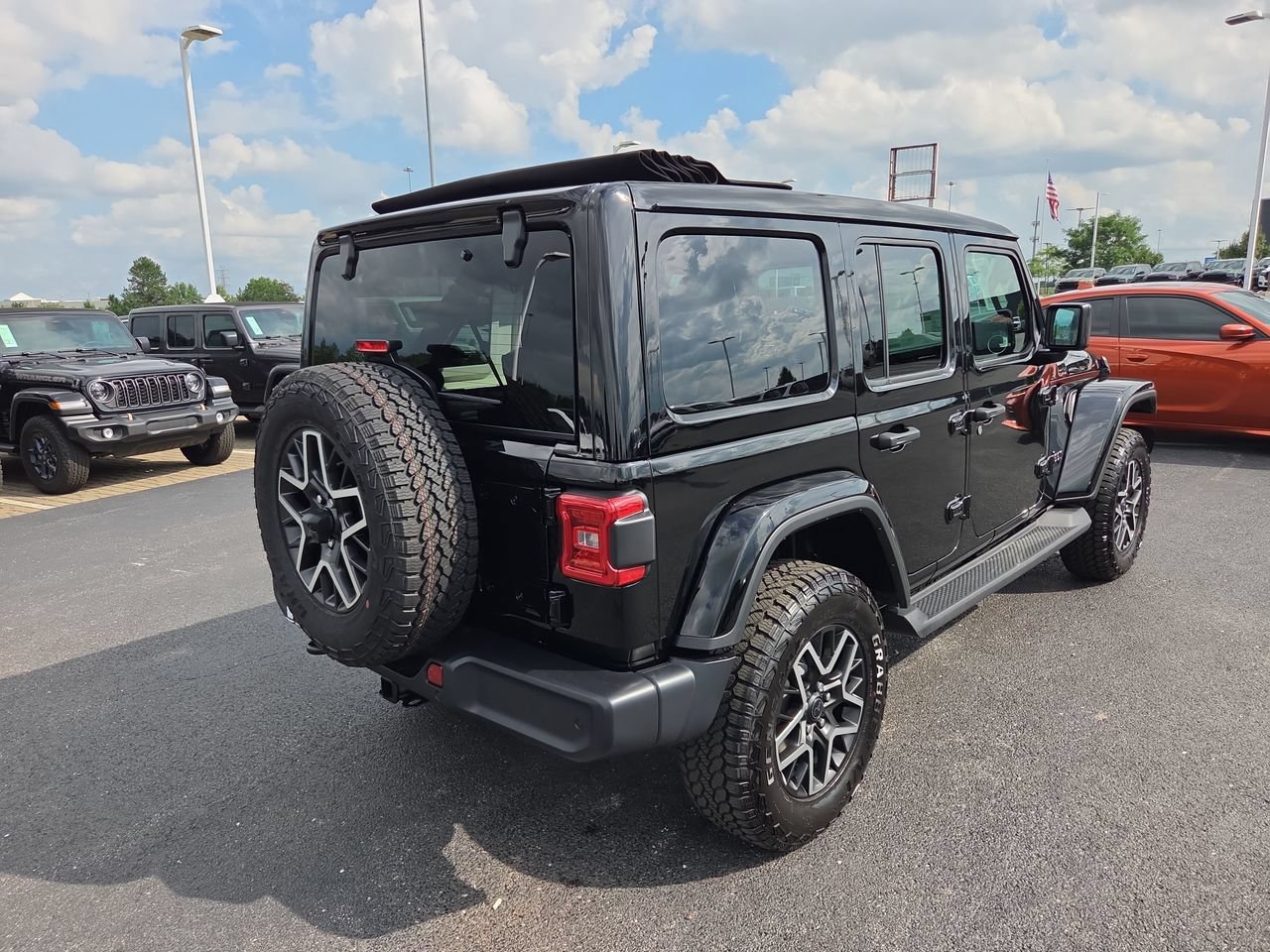 New 2027 Jeep Wrangler Unlimited Sahara AWD/4WD image 32
