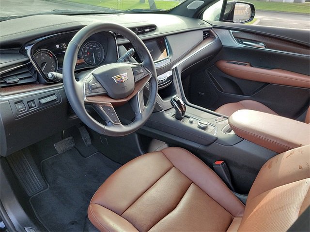 Used 2025 Cadillac XT5 Premium Luxury w/ Technology Package image 7
