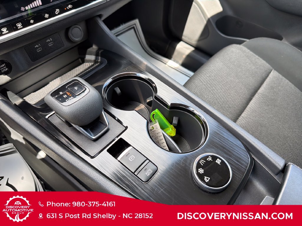 Certified 2025 Nissan Rogue SV AWD/4WD image 19
