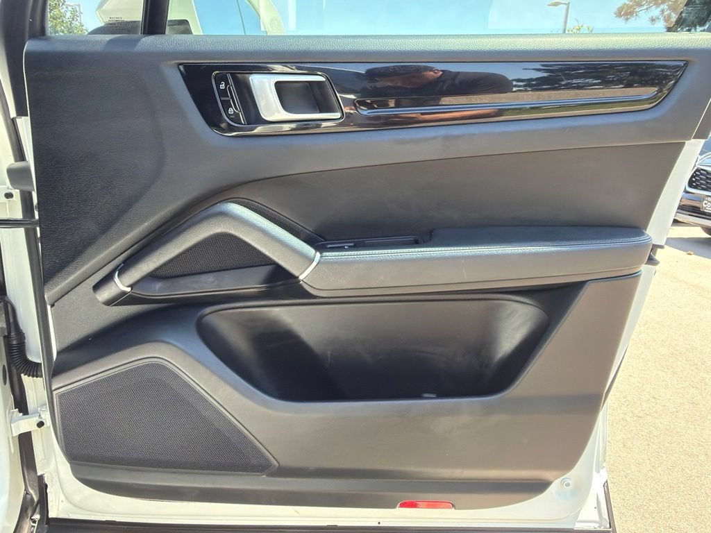 Used 2020 Porsche Cayenne AWD/4WD image 10