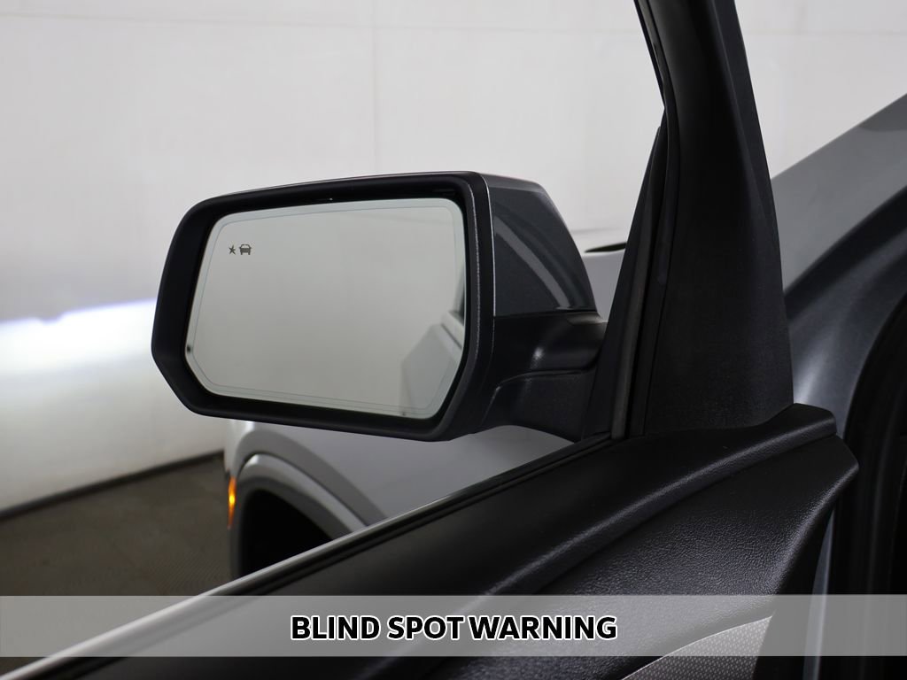 Used 2023 Chevrolet Traverse Premier AWD/4WD image 7