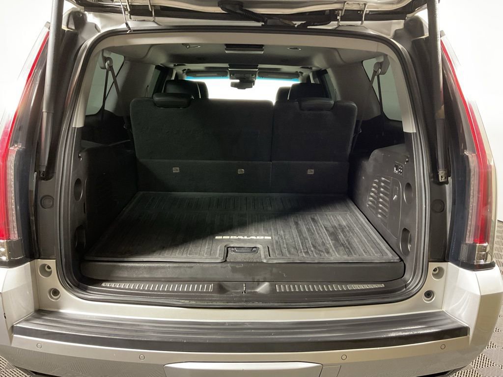 Used 2015 Cadillac Escalade ESV Luxury image 17