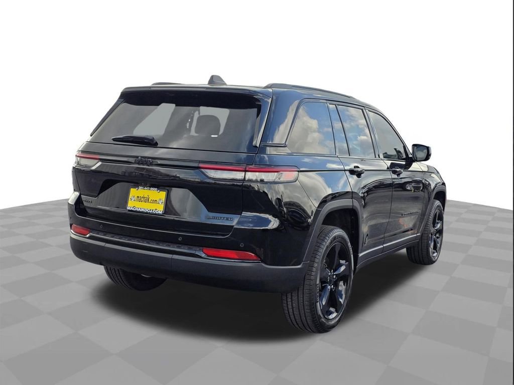 Used 2025 Jeep Grand Cherokee Limited w/ Black Appearance Package image 4