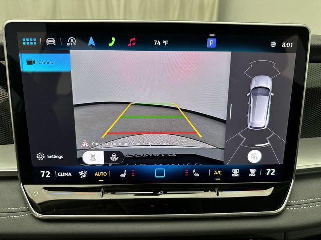 Certified 2025 Volkswagen Tiguan SE AWD/4WD image 18
