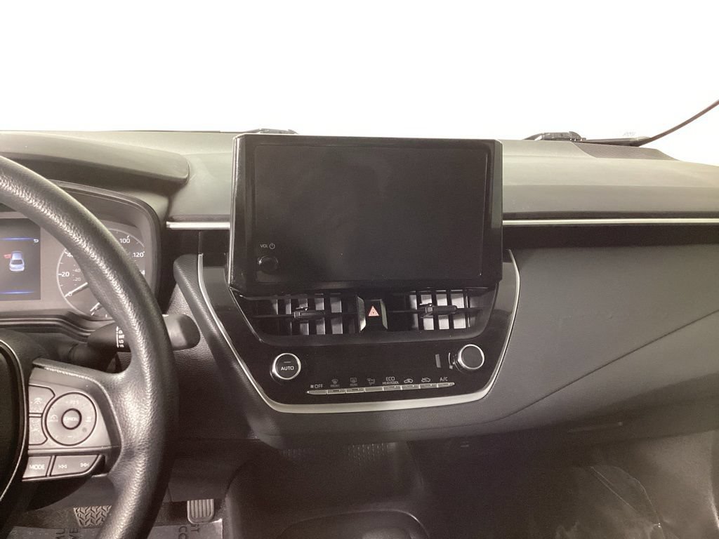 Used 2025 Toyota Corolla LE FWD image 15