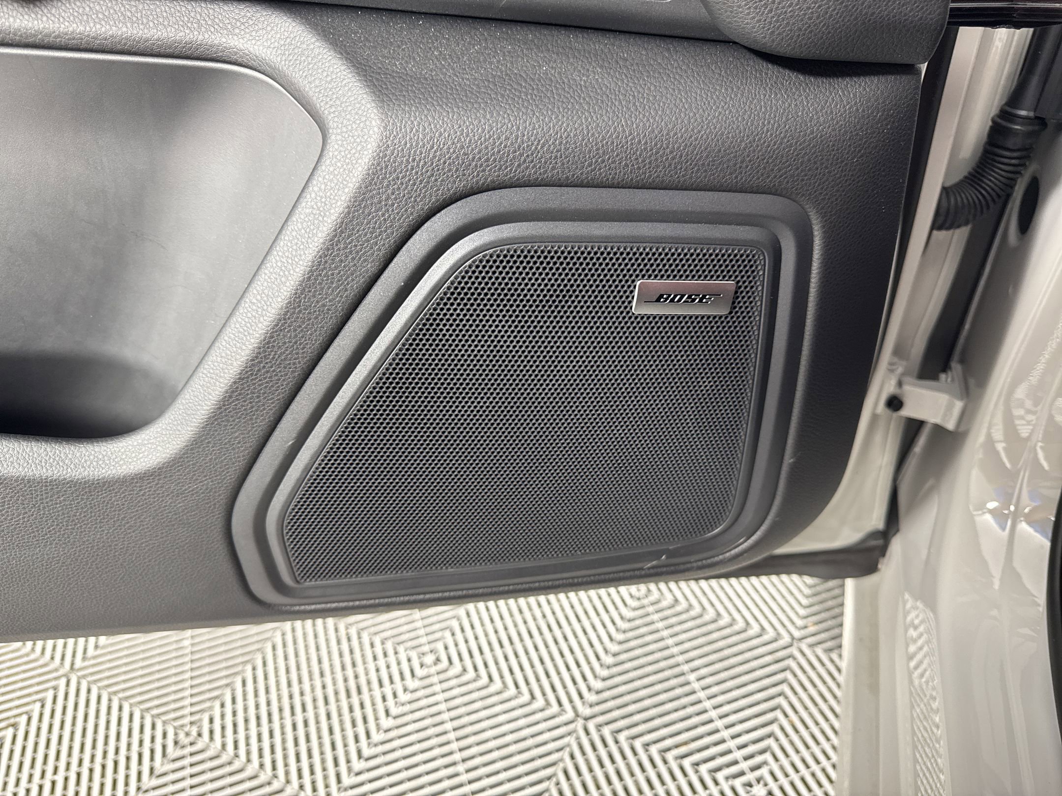 Certified 2025 Porsche Macan GTS image 22