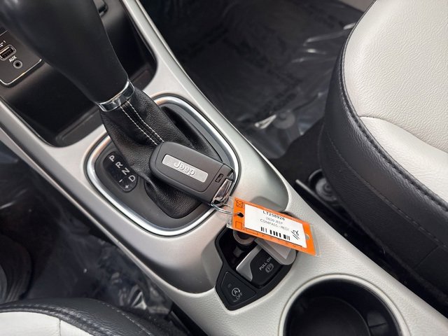 Used 2020 Jeep Compass Latitude image 28
