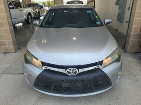 Used 2016 Toyota Camry SE FWD image 3