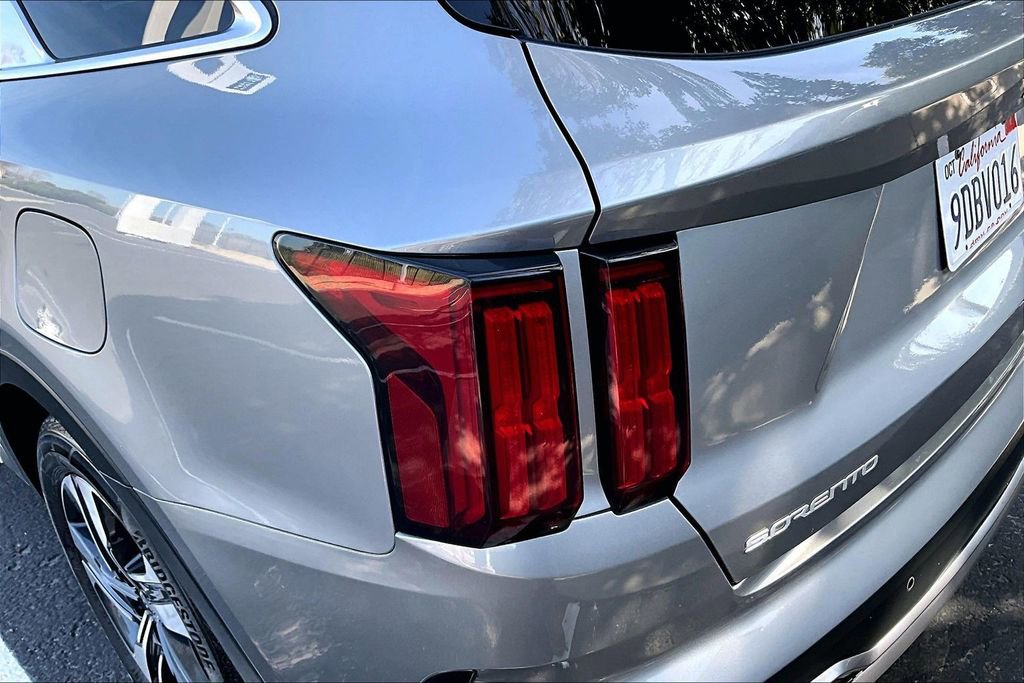 Used 2023 Kia Sorento SX Prestige w/ Panoramic Sunroof Package image 29