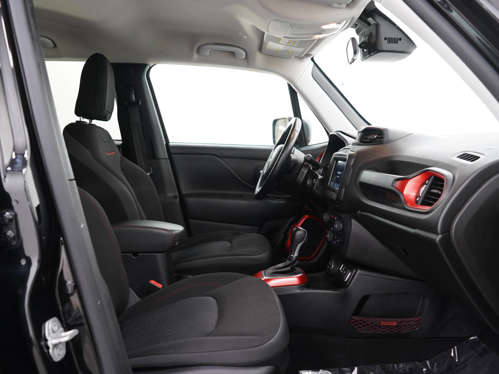 Used 2019 Jeep Renegade Trailhawk w/ Cold Weather Group II AWD/4WD image 12