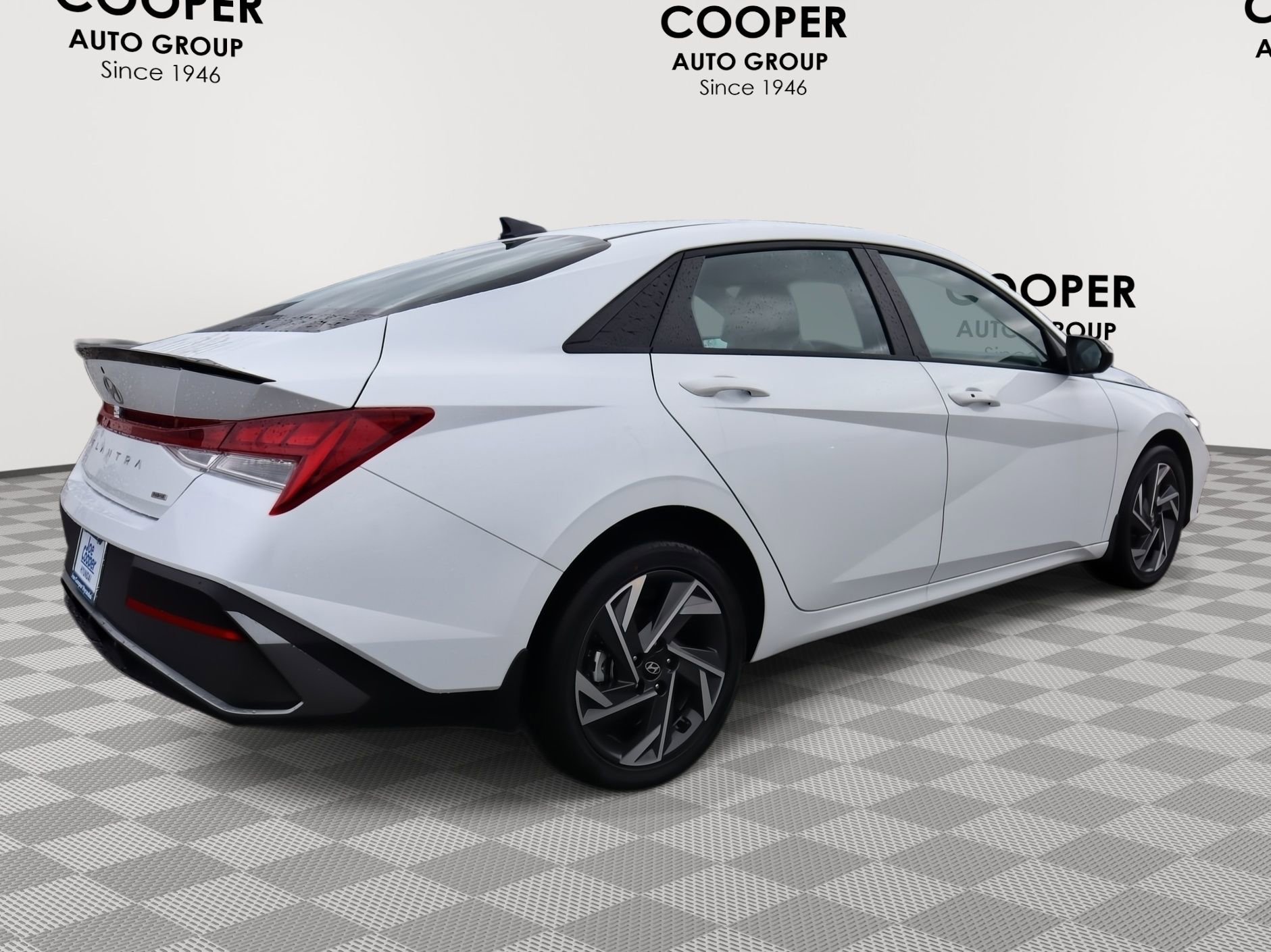 New 2025 Hyundai Elantra SEL image 8