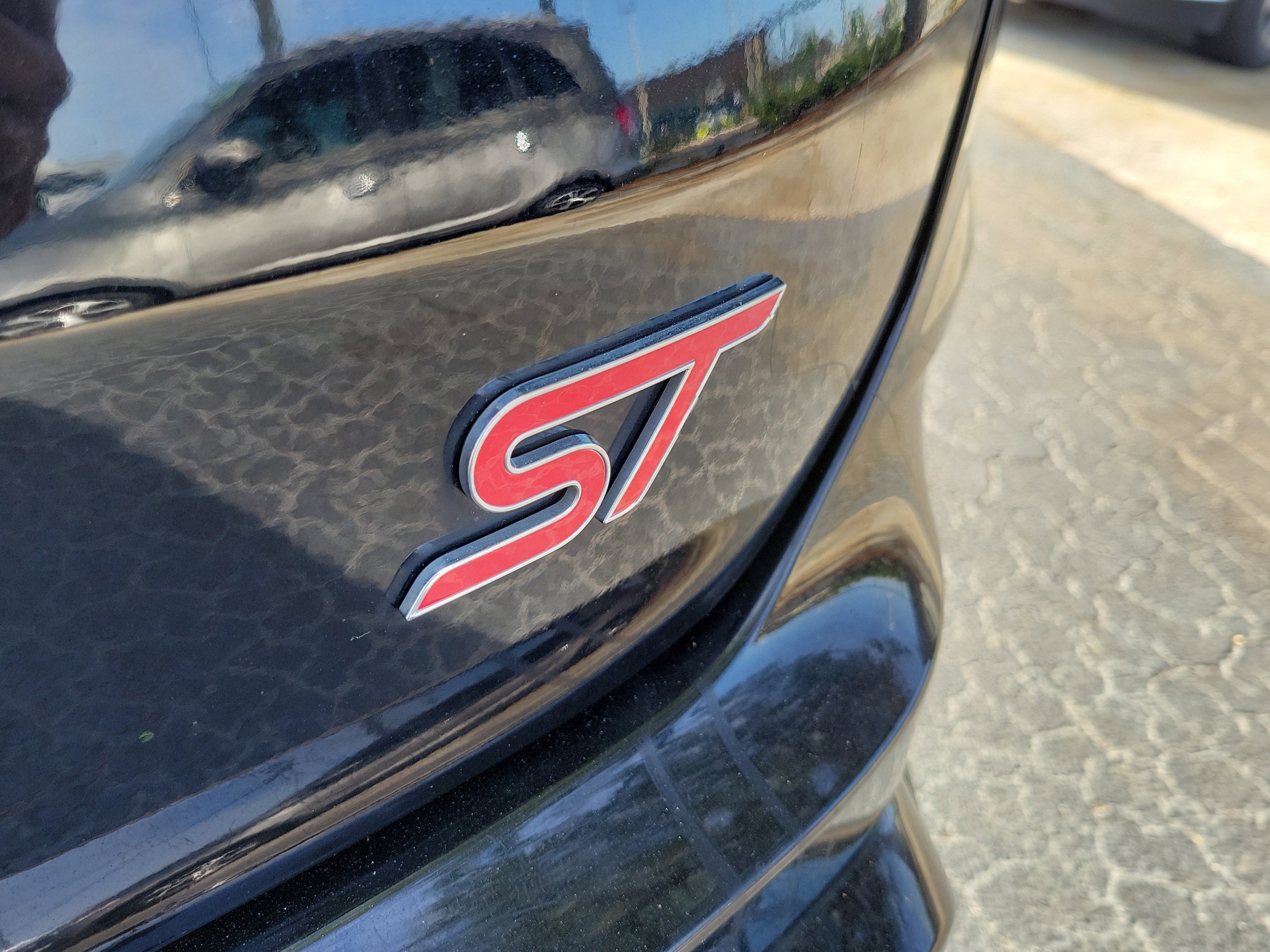 Used 2019 Ford Edge ST w/ Convenience Package image 8