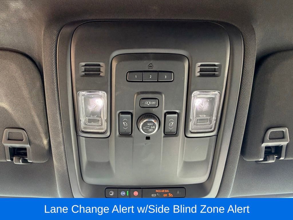 Used 2024 Chevrolet Suburban Premier image 34