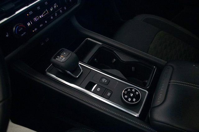 Used 2023 Nissan Pathfinder SV w/ SV Premium Package image 34