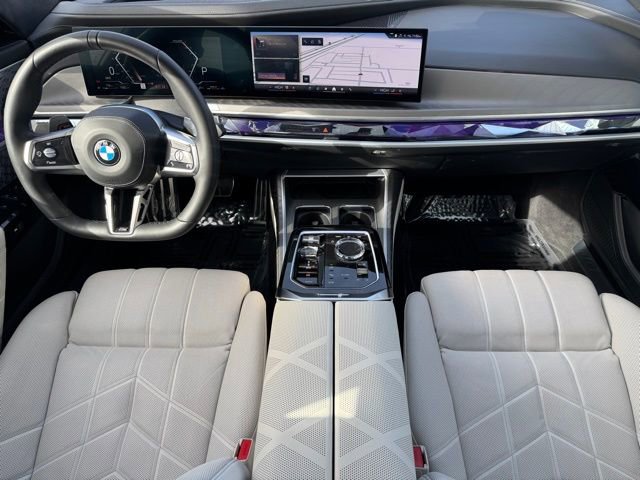 Used 2023 BMW 760i xDrive image 18